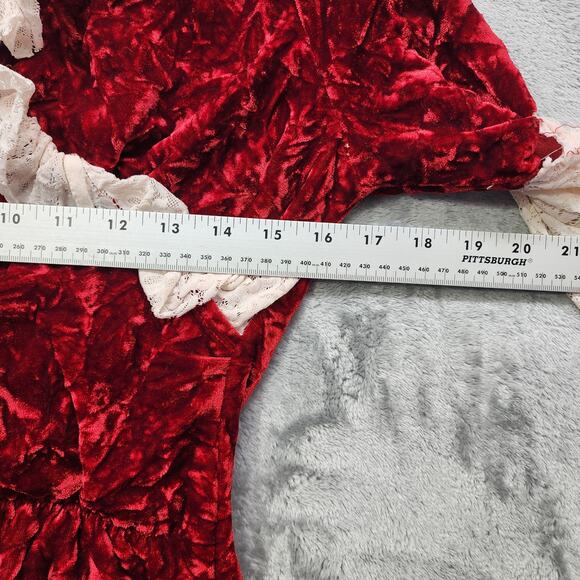 Vintage NTCO Nomadic Traders Top Womens S Red Cream Velvet Lace Bell Sleeves - Picture 8 of 11